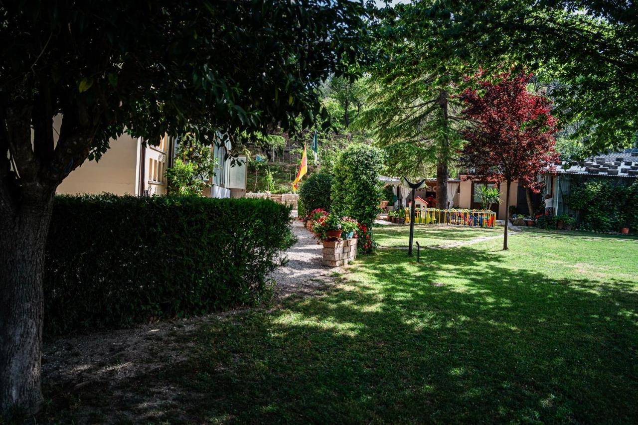 Il Girasole Bed and Breakfast Basciano Exteriör bild